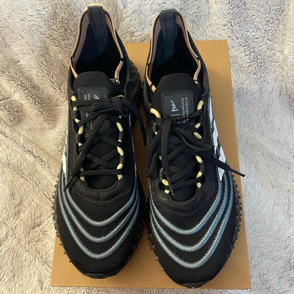 Adidas Parley Sneakers, size 9 - Picture 8 of 8